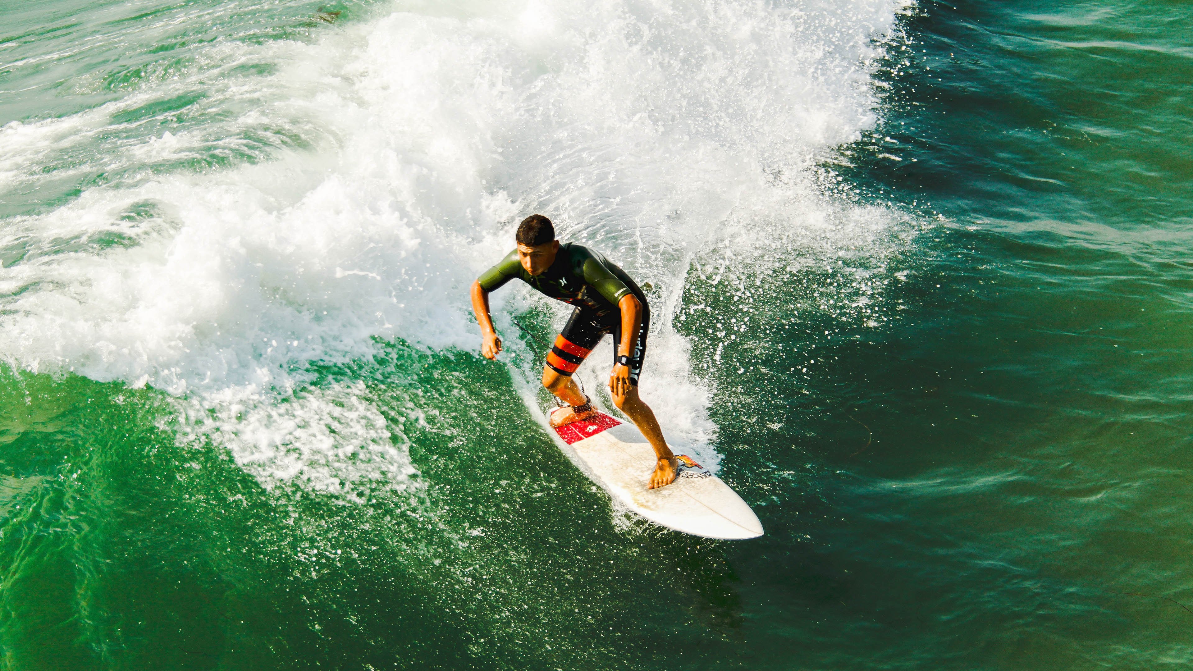 当布鲁克林篮网击溃黄蜂，克莱·汤普森已在美加墨世界杯的战场上悄然接管比赛