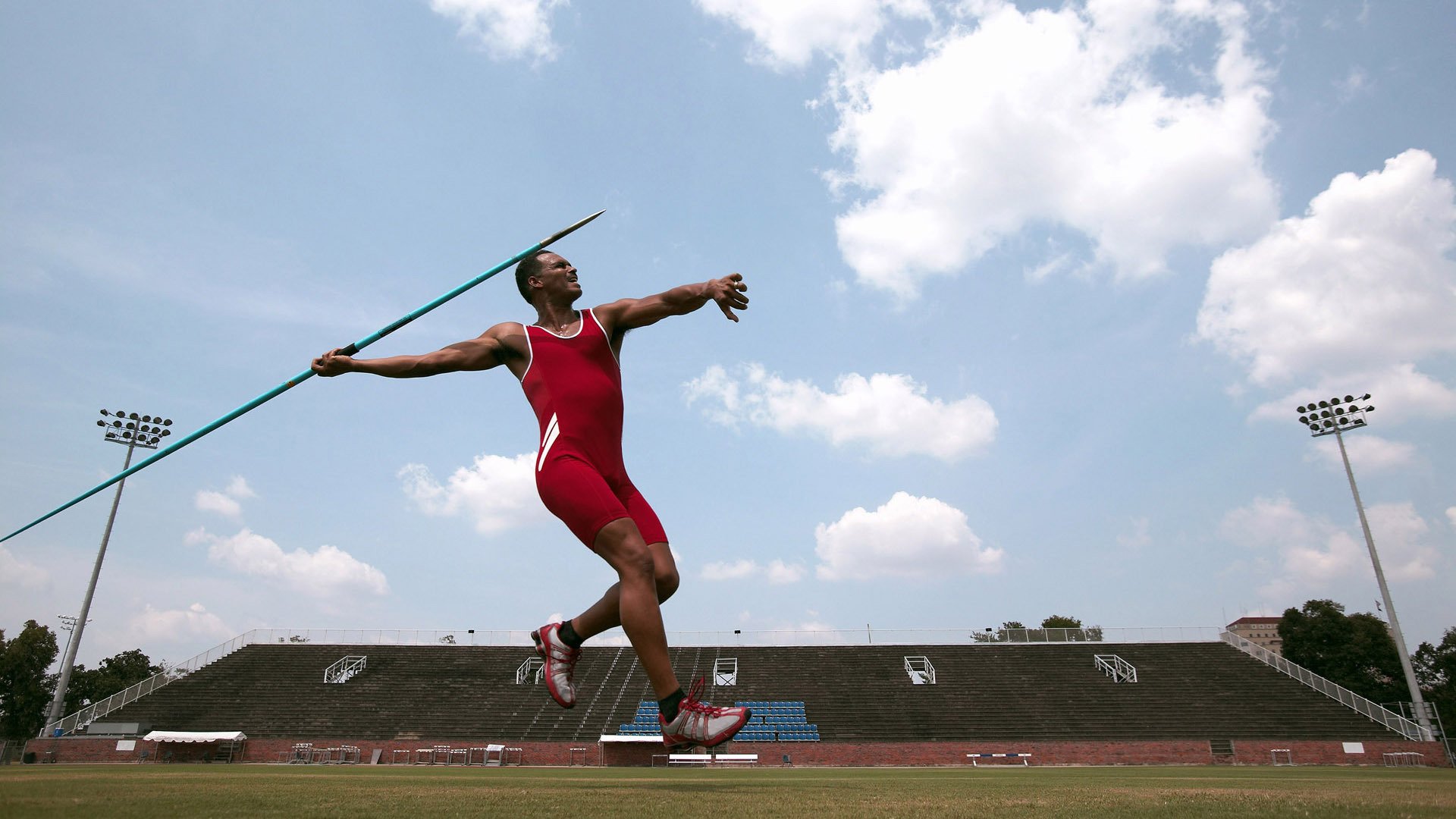 本泽马用实力证明自己，亚特兰大力克里昂，绿茵场上的双重启示录
